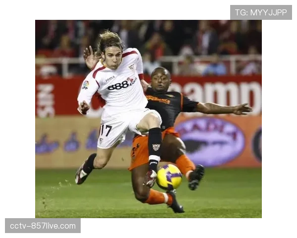 塞维利亚对阵瓦伦西亚比赛中，球迷因抗议管理层提前退场